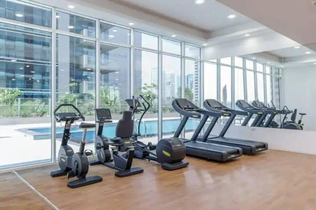 Canal Access Studio, 1 Min Walk To Business Bay Marina Апартаменты