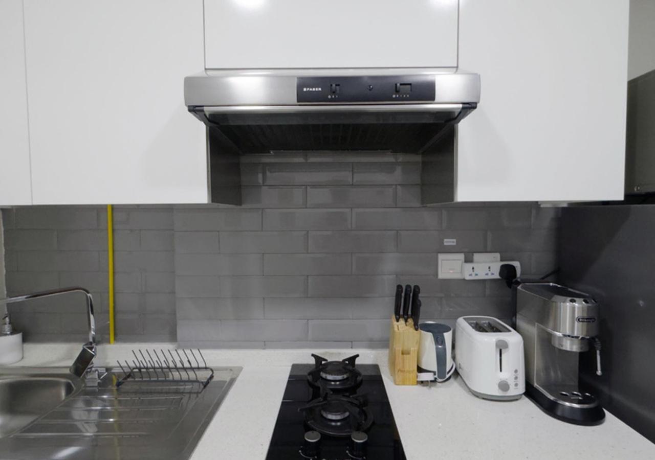 Canal Access Studio, 1 Min Walk To Business Bay Marina Апартаменты *