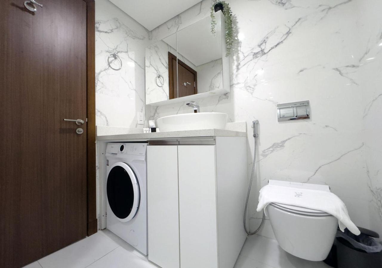 Апартаменты Canal Access Studio, 1 Min Walk To Business Bay Marina Дубай