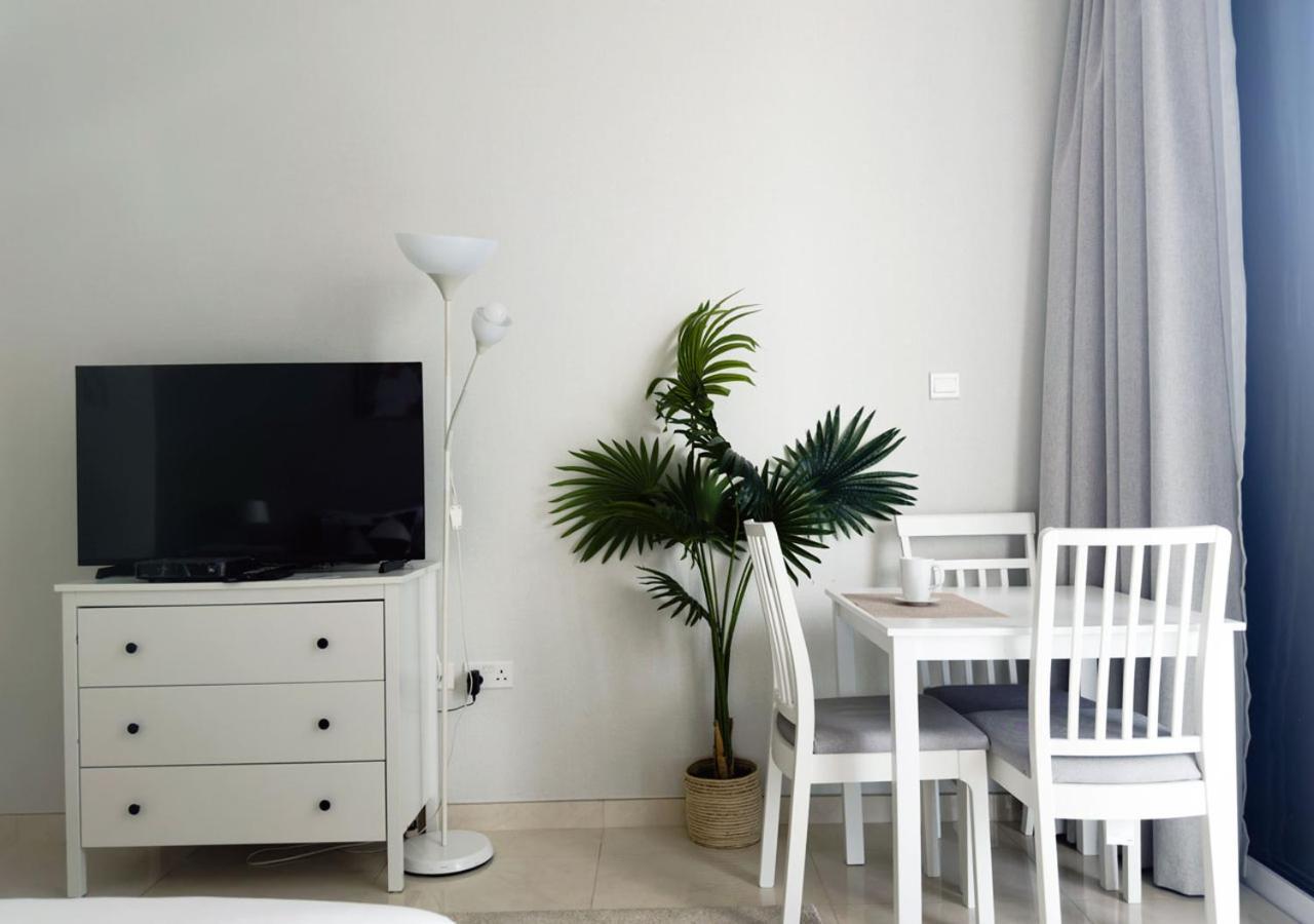 Апартаменты Canal Access Studio, 1 Min Walk To Business Bay Marina Дубай