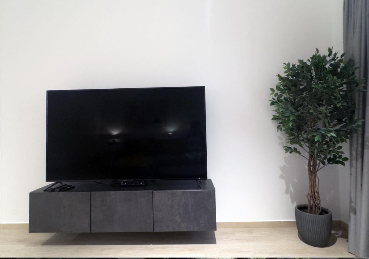 Апартаменты Canal Access Studio, 1 Min Walk To Business Bay Marina *